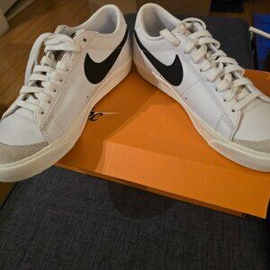 BNIB Nike Blazer Low '77 10(w) |  8.5(m)